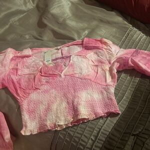 Francesca’s tie-dye shirred waist v-neck by Mi Ami NWT